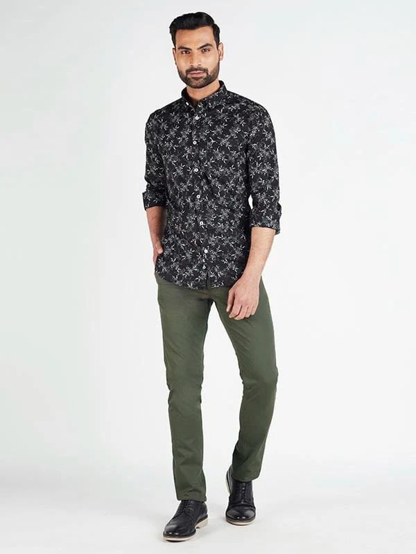 Indian Terrain Men's Slim Fit Solid Green Trousers
